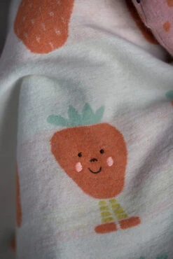 Babydecke "Erdbeere" Inkl. Stick -Heimtextilien david fussenegger babydecke erdbeere inkl stick 2