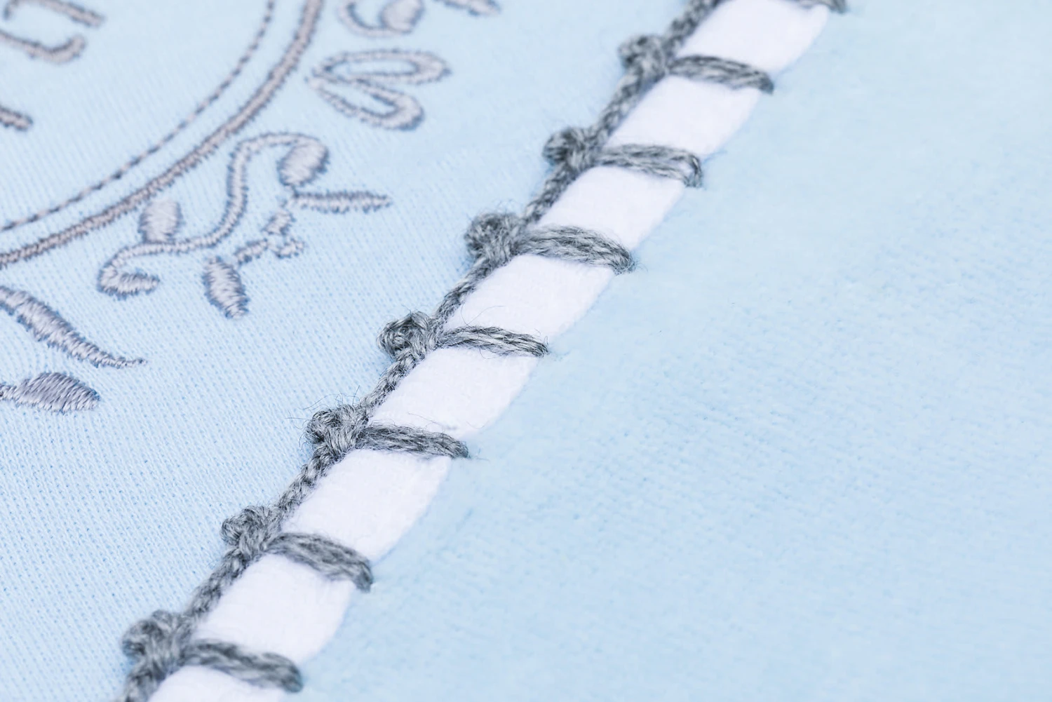 Fillikid Kuscheldecke Prince, Blau, 75x100 Cm 3 Fillikid Kuscheldecke Prince, Blau, 75x100 Cm – Bild 3