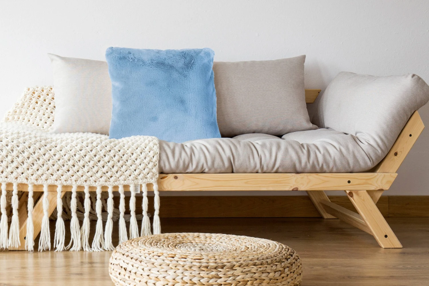 Dekokissen HEAVEN In Hellblau 5 Dekokissen HEAVEN In Hellblau – Bild 5