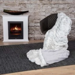 Edle Wohndecke LUXURY In Farbe Silver (hellgrau) -Heimtextilien gmd living edle wohndecke luxury in farbe silver hellgrau 4