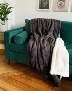 Kunstfell Wohndecke In Anthrazit - (L)170 X (B)130 Cm 6 Kunstfell Wohndecke In Anthrazit - (L)170 X (B)130 Cm -Heimtextilien le comptoir de la plage kunstfell wohndecke in anthrazit l 170 x b 130 cm 2